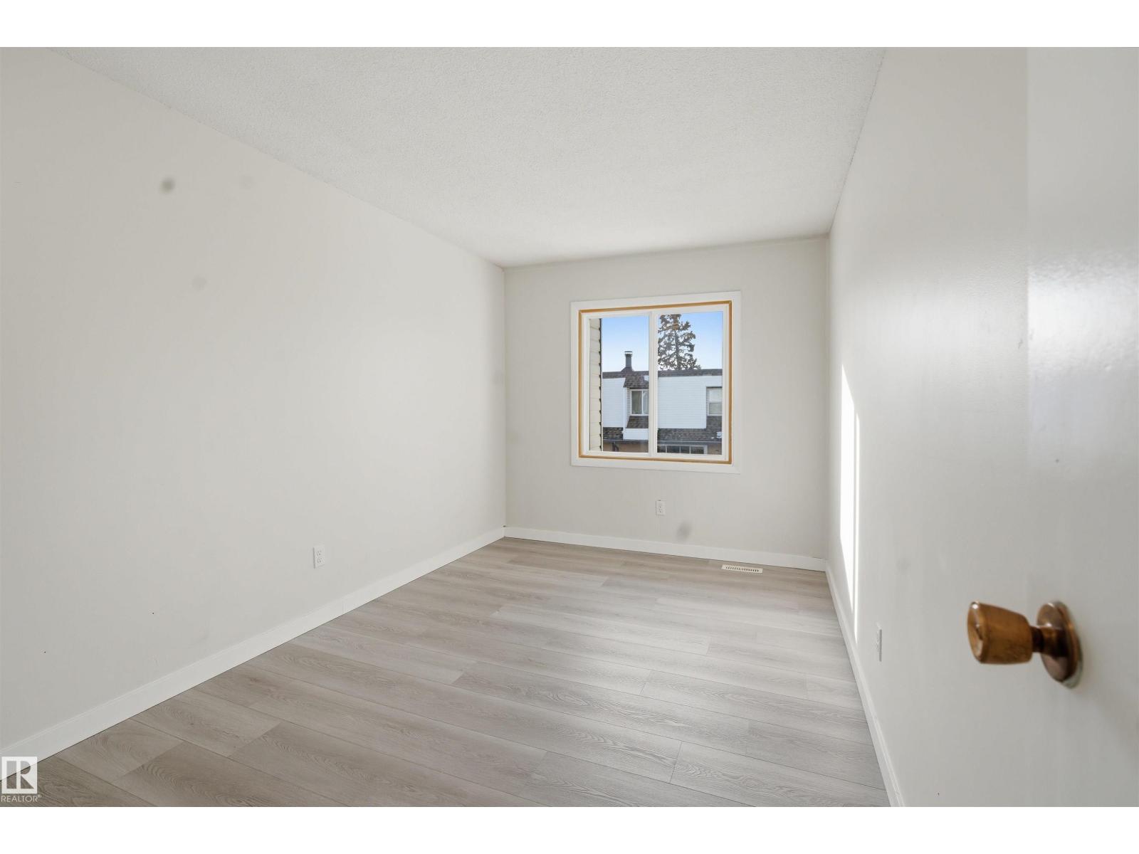 #b4 1 Garden Grove Gv Nw, Edmonton, Alberta  T6J 2L3 - Photo 24 - E4476143