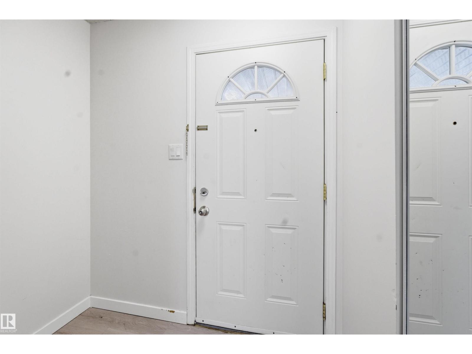 #b4 1 Garden Grove Gv Nw, Edmonton, Alberta  T6J 2L3 - Photo 3 - E4476143