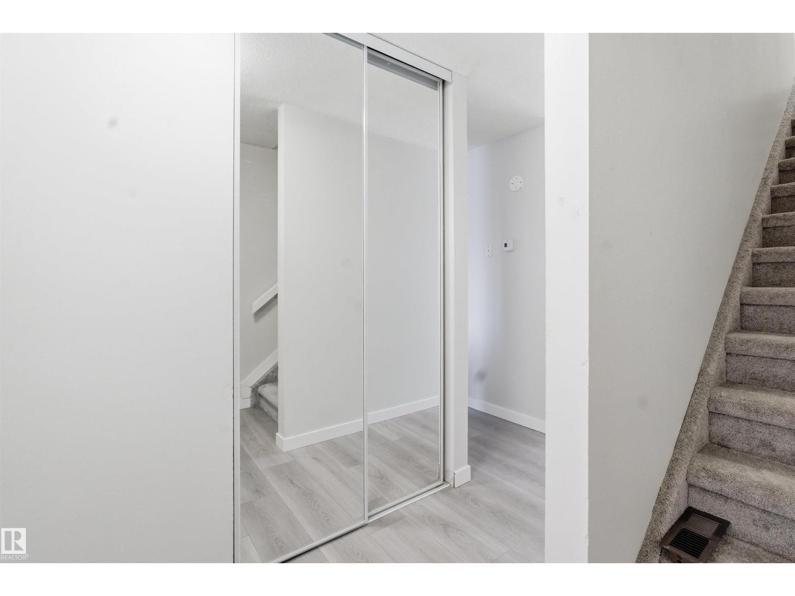 #b4 1 Garden Grove Gv Nw, Edmonton, Alberta  T6J 2L3 - Photo 4 - E4476143