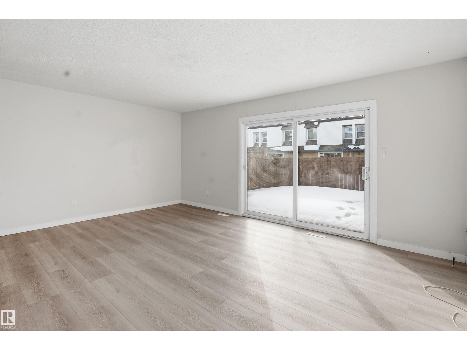 #b4 1 Garden Grove Gv Nw, Edmonton, Alberta  T6J 2L3 - Photo 8 - E4476143