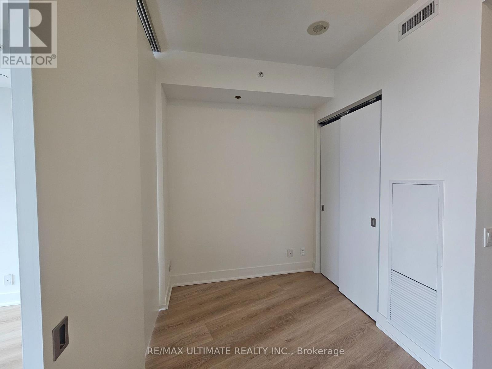 1705 - 125 Peter Street, Toronto (Waterfront Communities), Ontario  M5V 0M2 - Photo 11 - C12852138