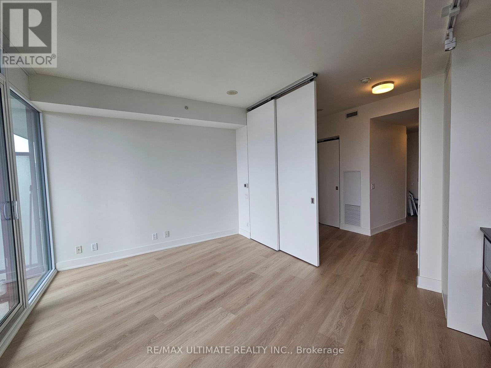 1705 - 125 Peter Street, Toronto (Waterfront Communities), Ontario  M5V 0M2 - Photo 12 - C12852138