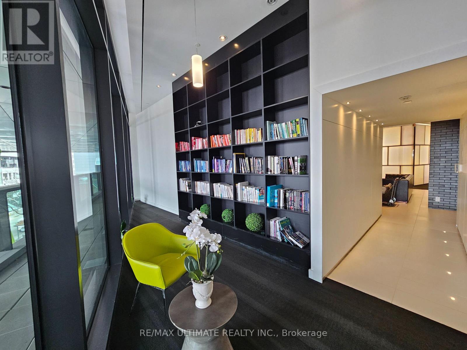 1705 - 125 Peter Street, Toronto (Waterfront Communities), Ontario  M5V 0M2 - Photo 14 - C12852138