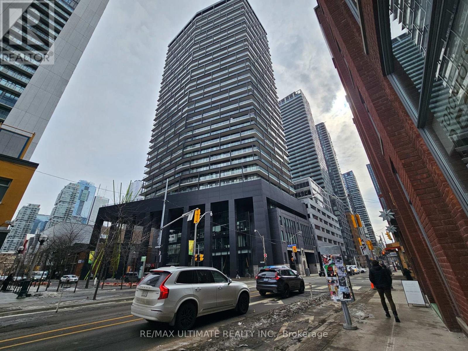 1705 - 125 Peter Street, Toronto (Waterfront Communities), Ontario  M5V 0M2 - Photo 2 - C12852138