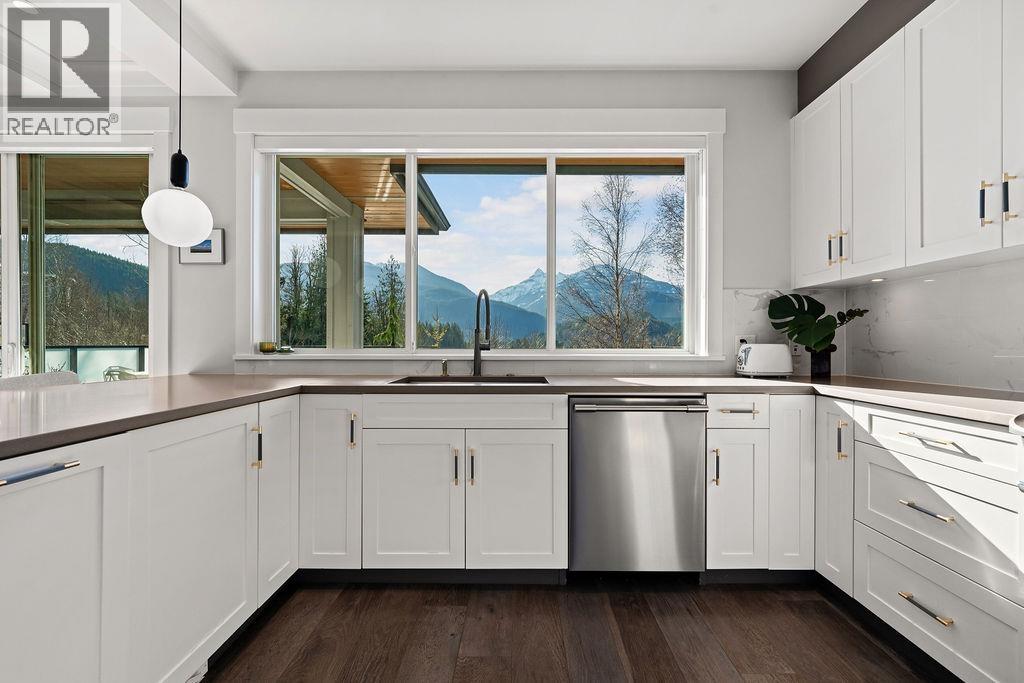 2954 Strangway Place, Squamish, British Columbia  V8B 0P8 - Photo 8 - R3096658