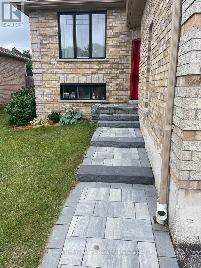 #main - 13 Forest Dale Drive, Barrie, Ontario  L4M 6M7 - Photo 3 - S12852124