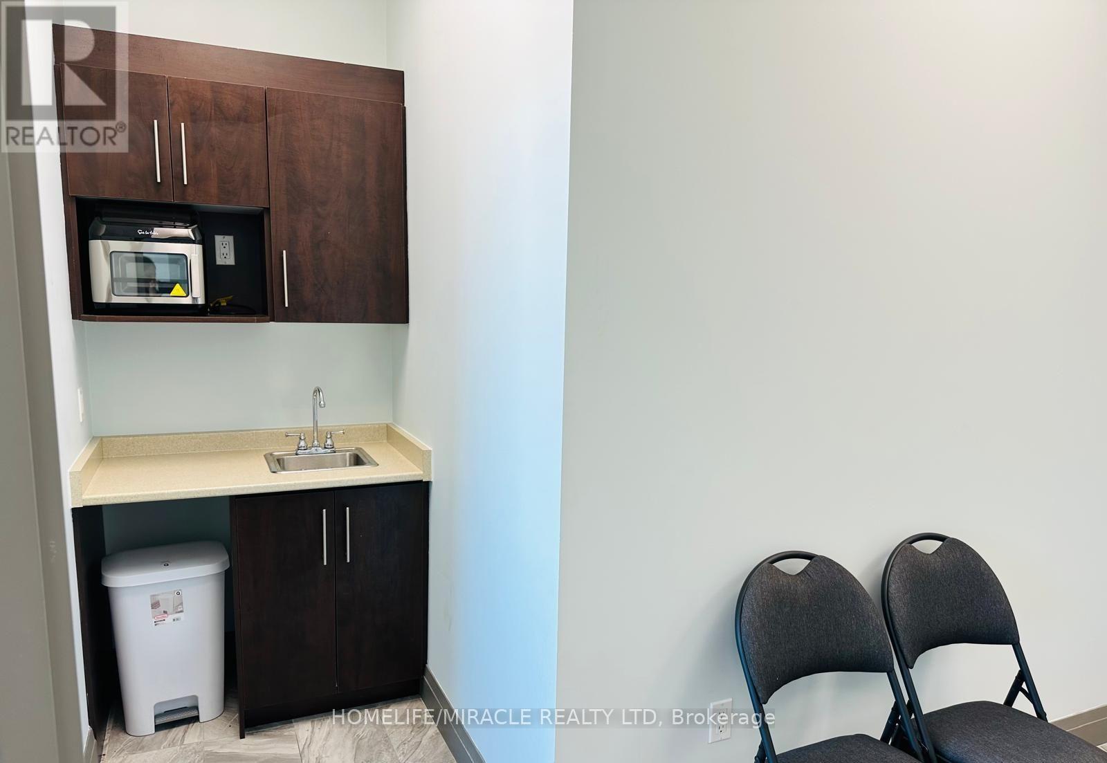 213 A - 2970 Drew Road, Mississauga (Malton), Ontario  L4T 0A7 - Photo 5 - W12852084