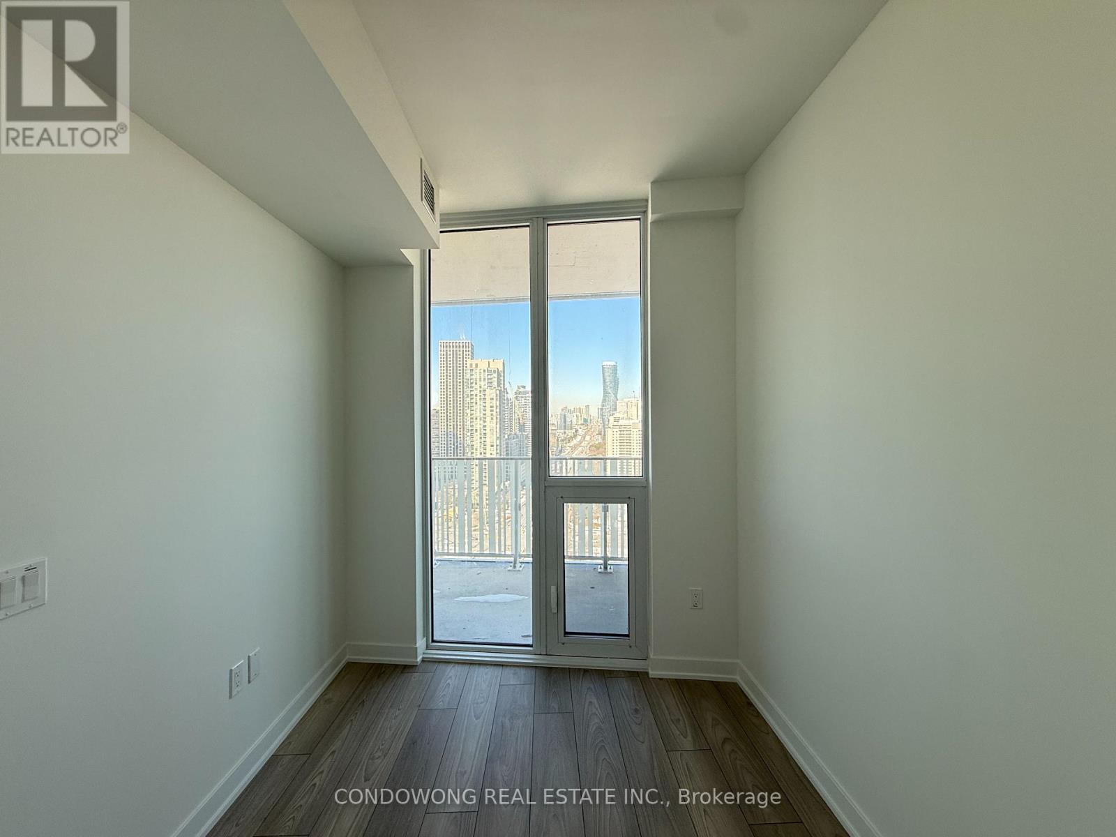 2109 - 1 Fairview Road E, Mississauga, Ontario  L5A 0B4 - Photo 7 - W12852096