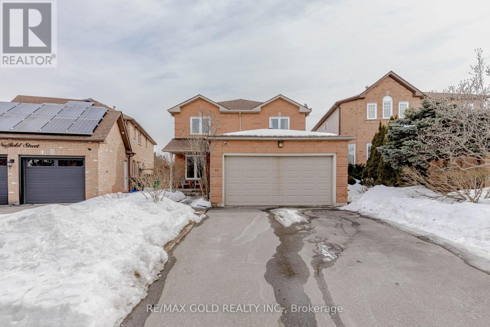 90 Newdale Place, Brampton (Westgate), Ontario  L6S 5Z2 - Photo 2 - W12852114