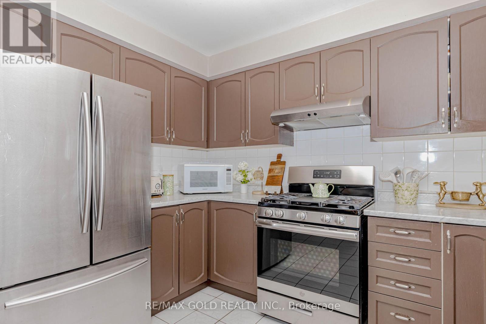 90 Newdale Place, Brampton (Westgate), Ontario  L6S 5Z2 - Photo 20 - W12852114