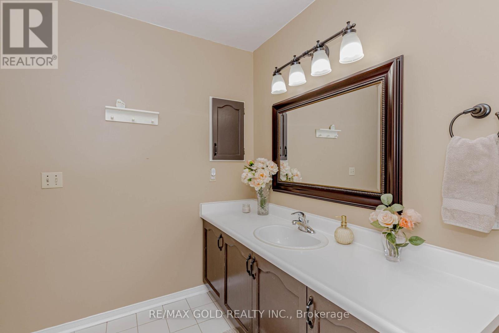 90 Newdale Place, Brampton (Westgate), Ontario  L6S 5Z2 - Photo 36 - W12852114