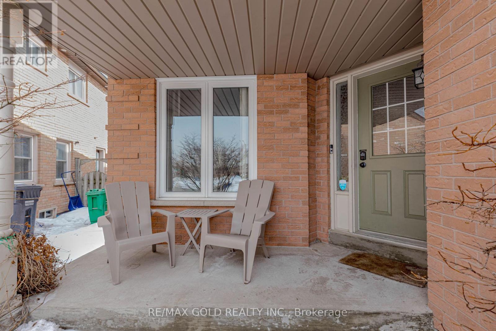 90 Newdale Place, Brampton (Westgate), Ontario  L6S 5Z2 - Photo 5 - W12852114