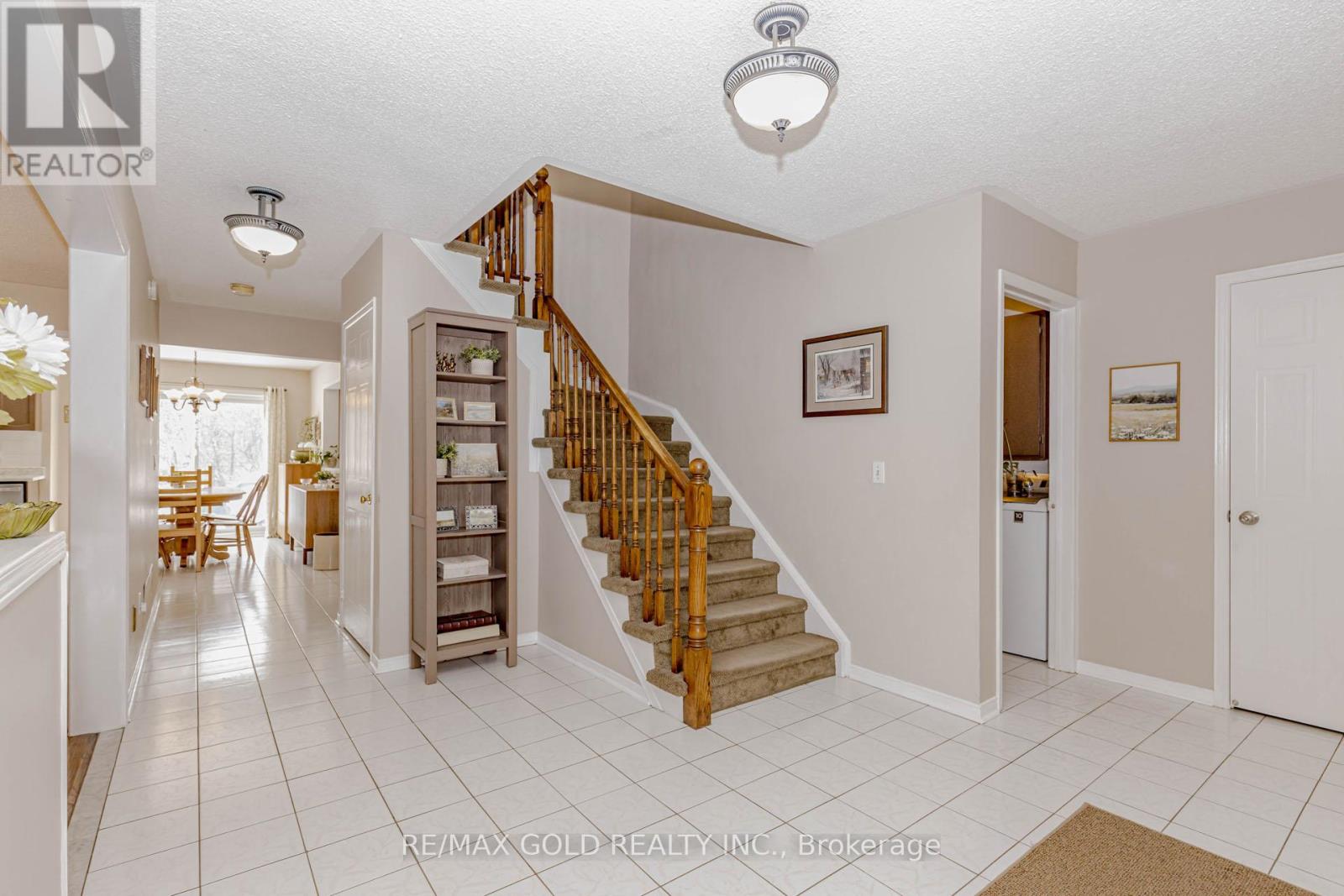 90 Newdale Place, Brampton (Westgate), Ontario  L6S 5Z2 - Photo 8 - W12852114