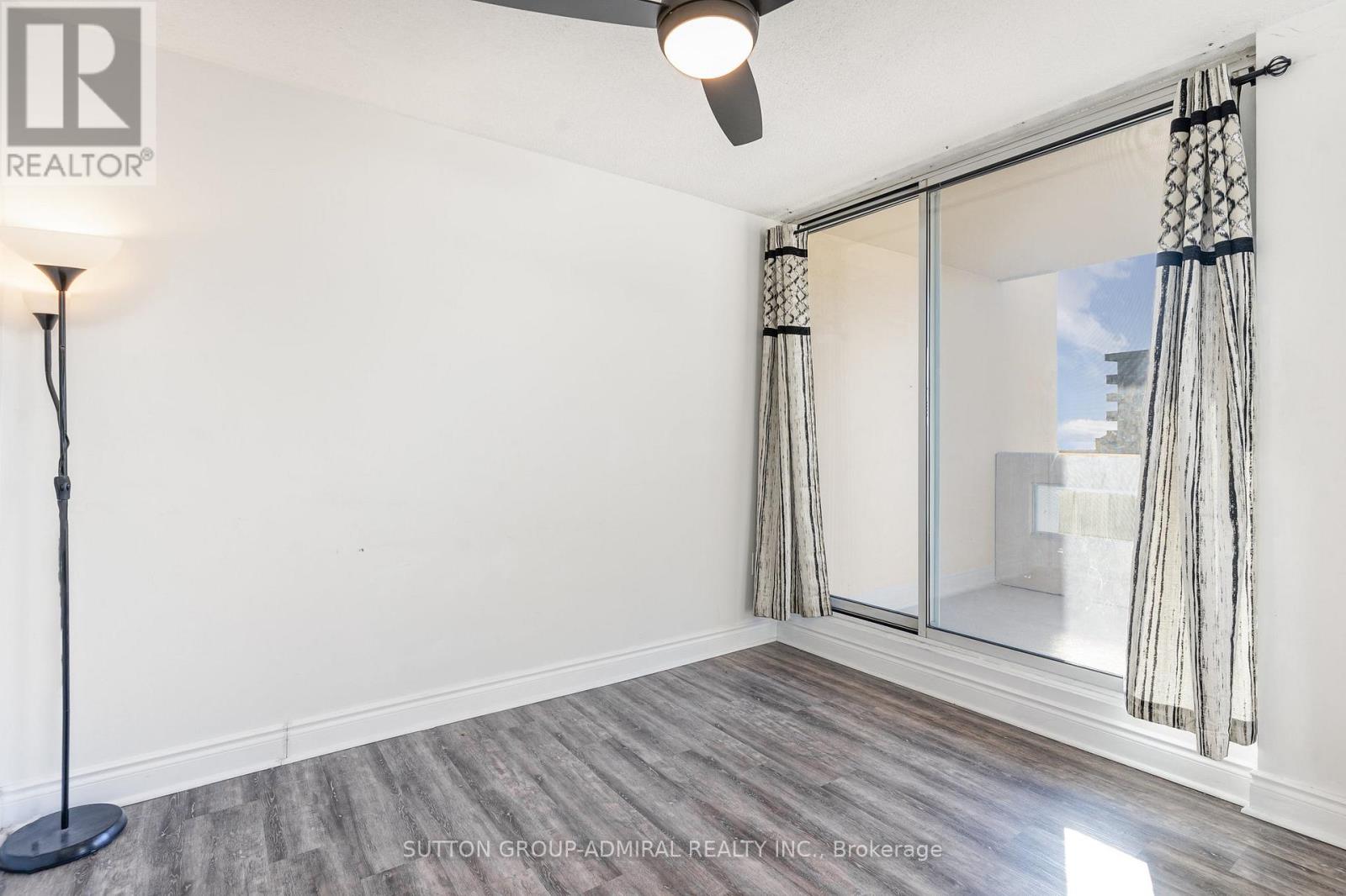 1611 - 3590 Kaneff Crescent, Mississauga (Mississauga Valleys), Ontario  L5A 3X3 - Photo 13 - W12852140