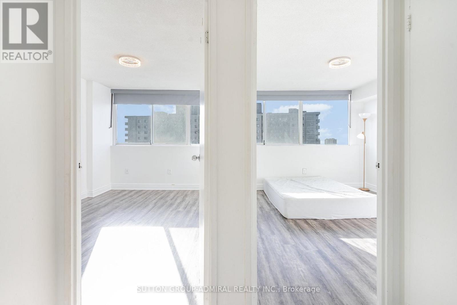 1611 - 3590 Kaneff Crescent, Mississauga (Mississauga Valleys), Ontario  L5A 3X3 - Photo 5 - W12852140