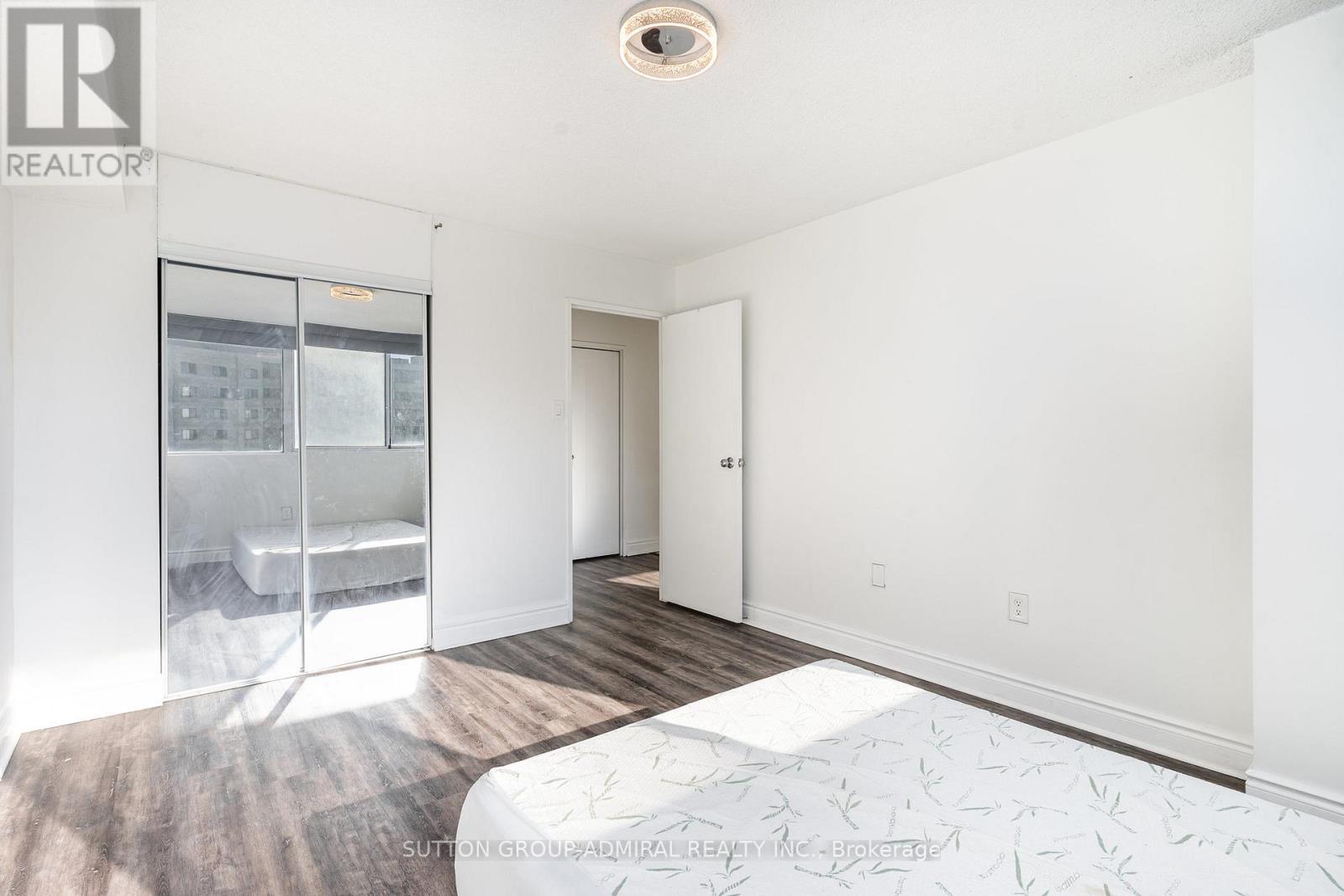 1611 - 3590 Kaneff Crescent, Mississauga (Mississauga Valleys), Ontario  L5A 3X3 - Photo 9 - W12852140