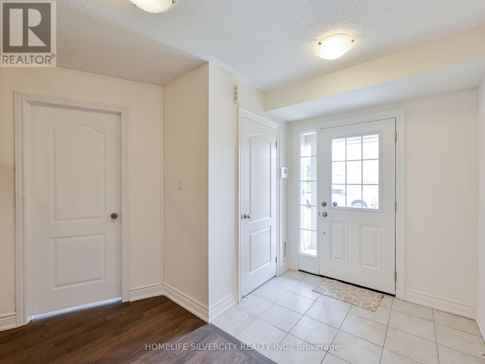 23 Temple Manor Road, Brampton (Bram West), Ontario  L6Y 6C4 - Photo 4 - W12852144