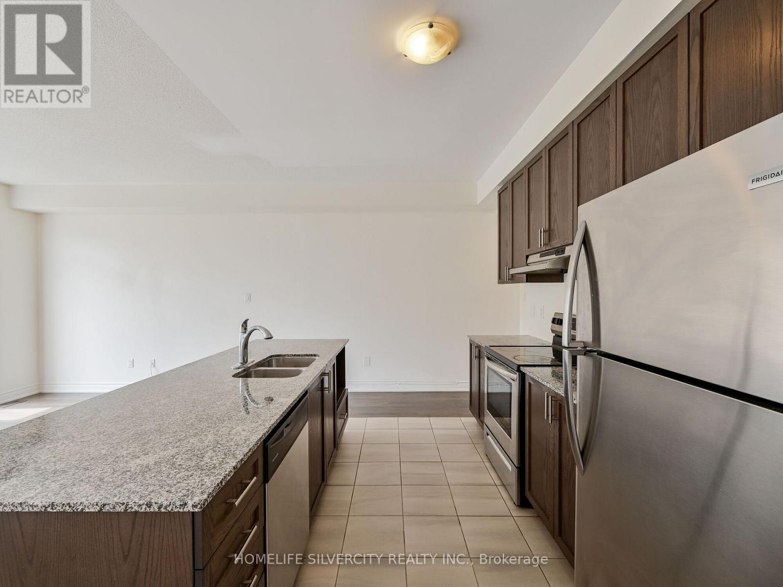 23 Temple Manor Road, Brampton (Bram West), Ontario  L6Y 6C4 - Photo 9 - W12852144