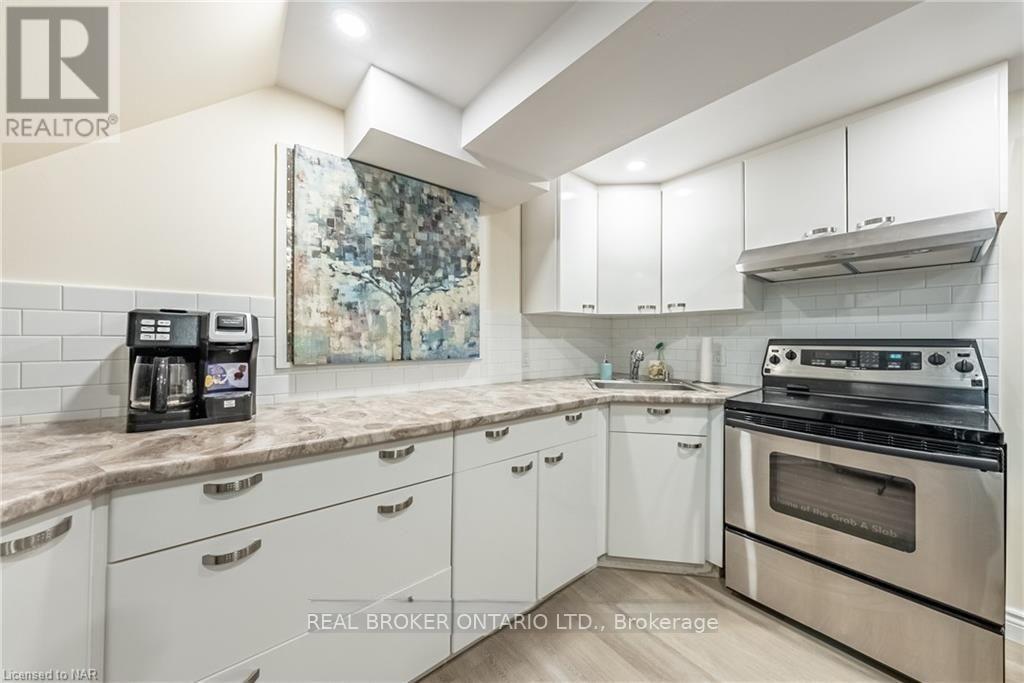 Lower - 9 The Pinery, St. Catharines, Ontario  L2M 6M5 - Photo 7 - X12852098