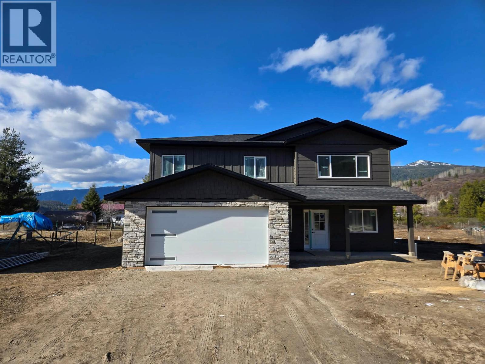 319 ELKVIEW Trail, Castlegar, British Columbia
