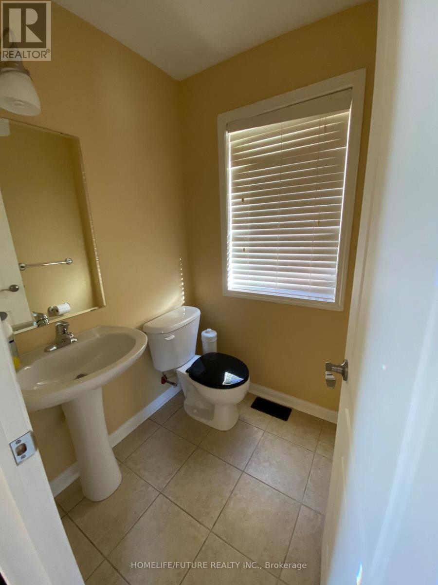 Main & 2nd - 4 Muskox Drive, Toronto (Rouge), Ontario  M1B 6E9 - Photo 11 - E12790380