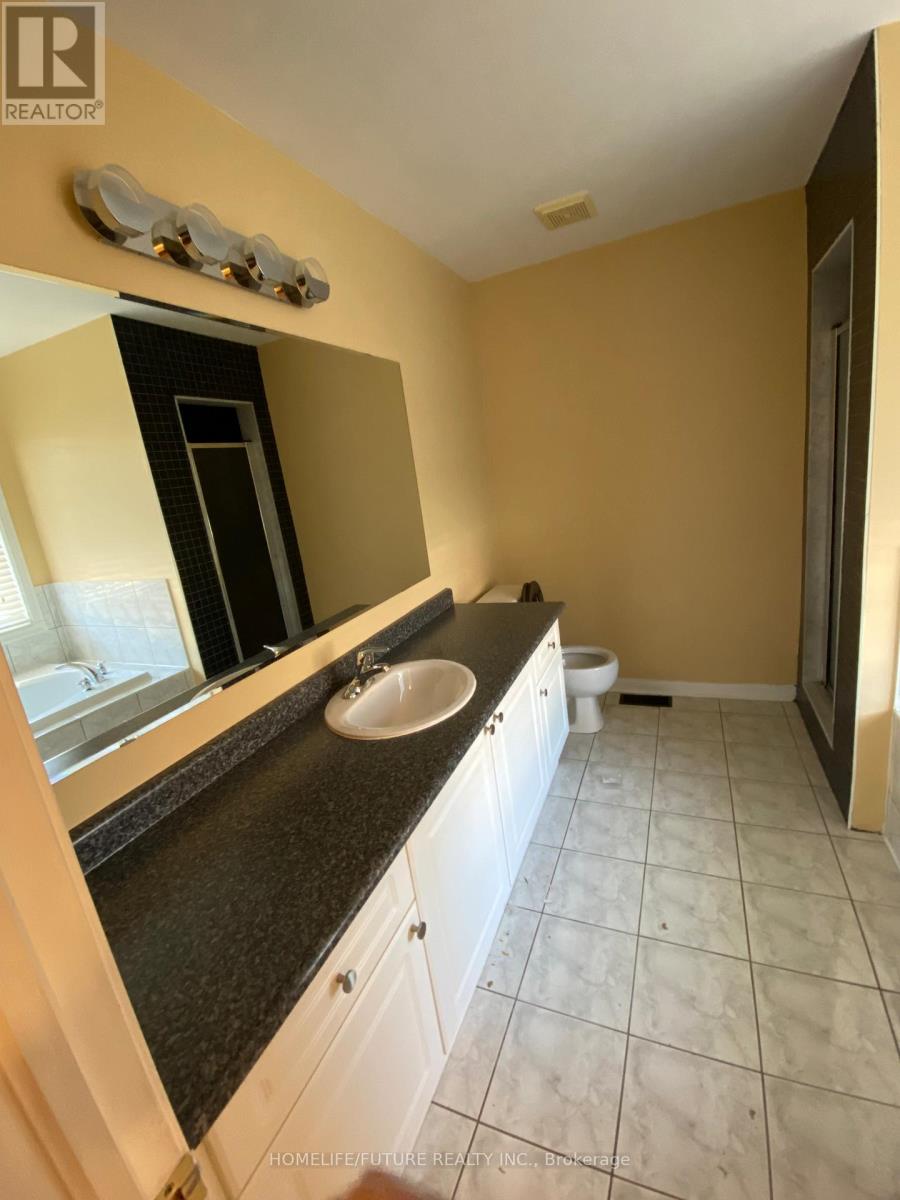 Main & 2nd - 4 Muskox Drive, Toronto (Rouge), Ontario  M1B 6E9 - Photo 12 - E12790380