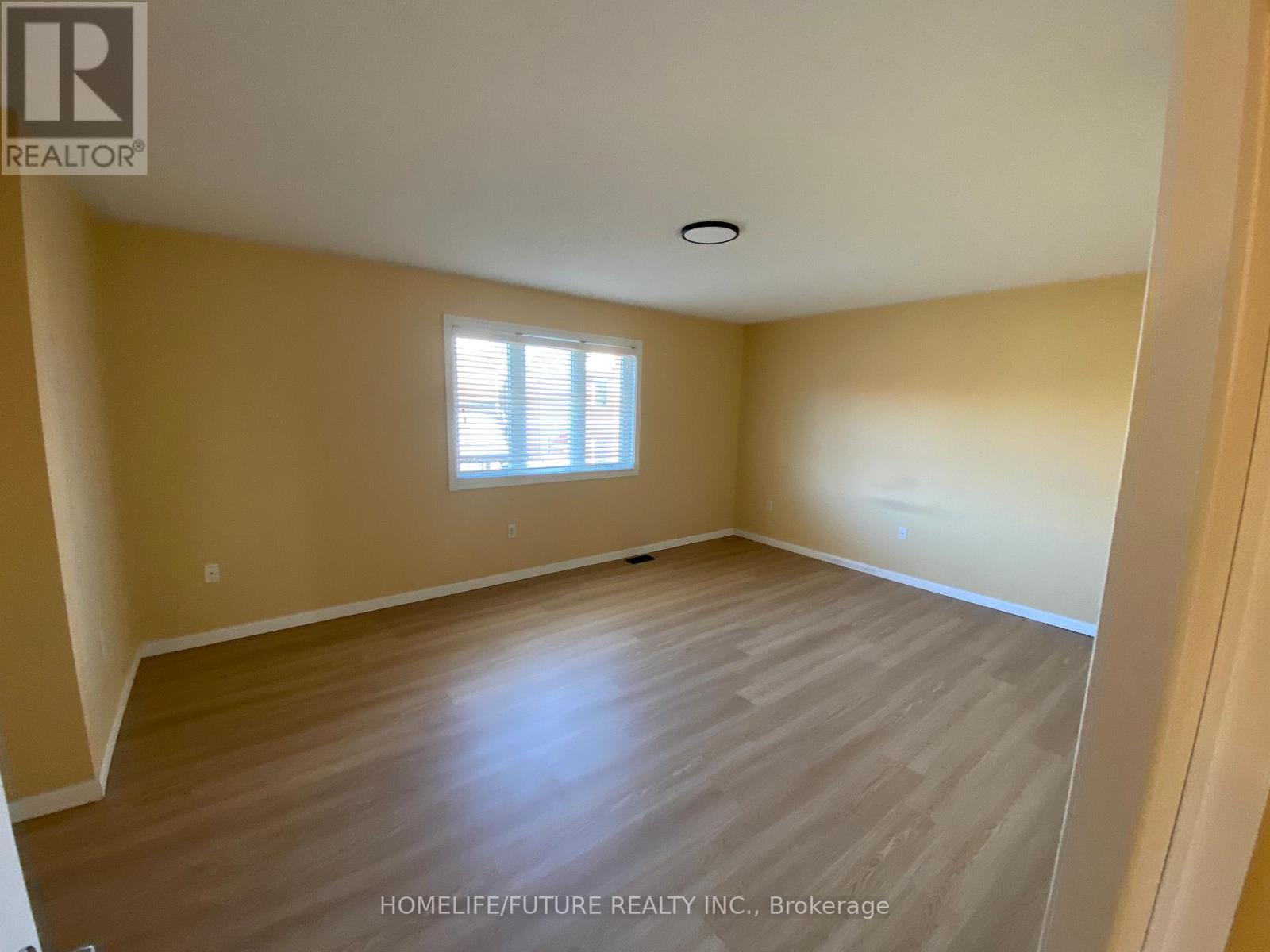 Main & 2nd - 4 Muskox Drive, Toronto (Rouge), Ontario  M1B 6E9 - Photo 4 - E12790380