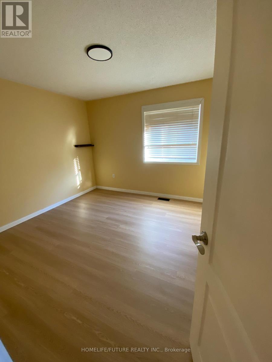 Main & 2nd - 4 Muskox Drive, Toronto (Rouge), Ontario  M1B 6E9 - Photo 5 - E12790380