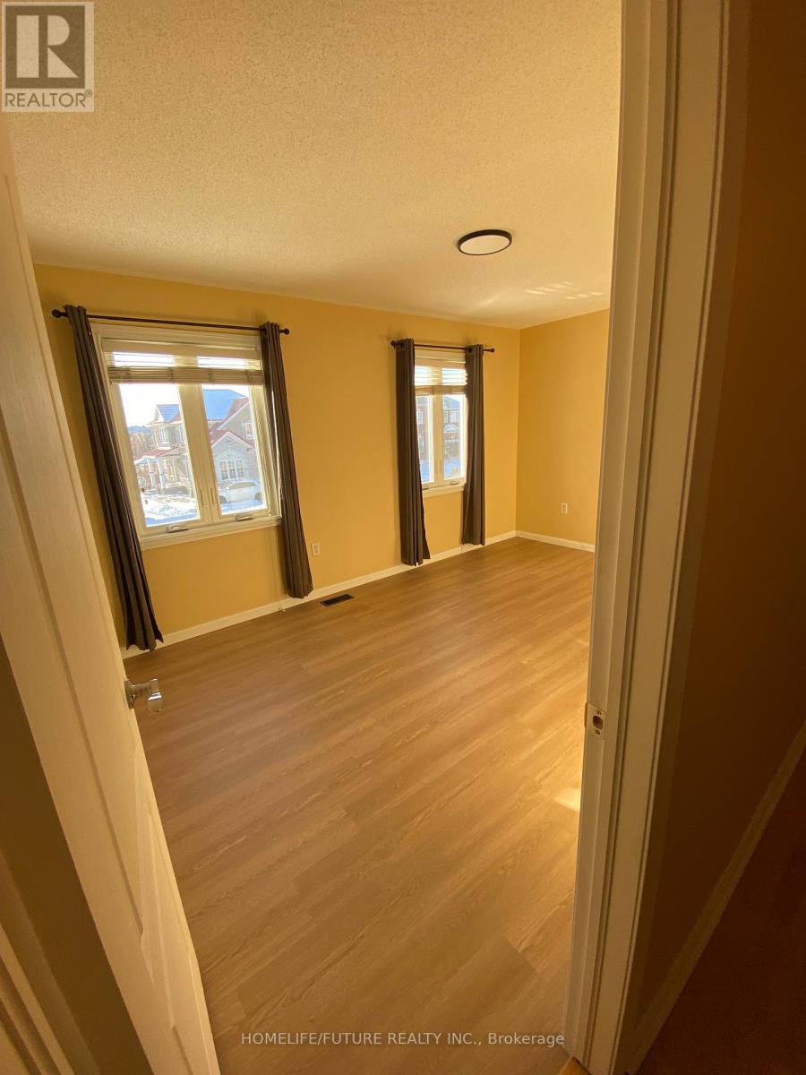 Main & 2nd - 4 Muskox Drive, Toronto (Rouge), Ontario  M1B 6E9 - Photo 8 - E12790380