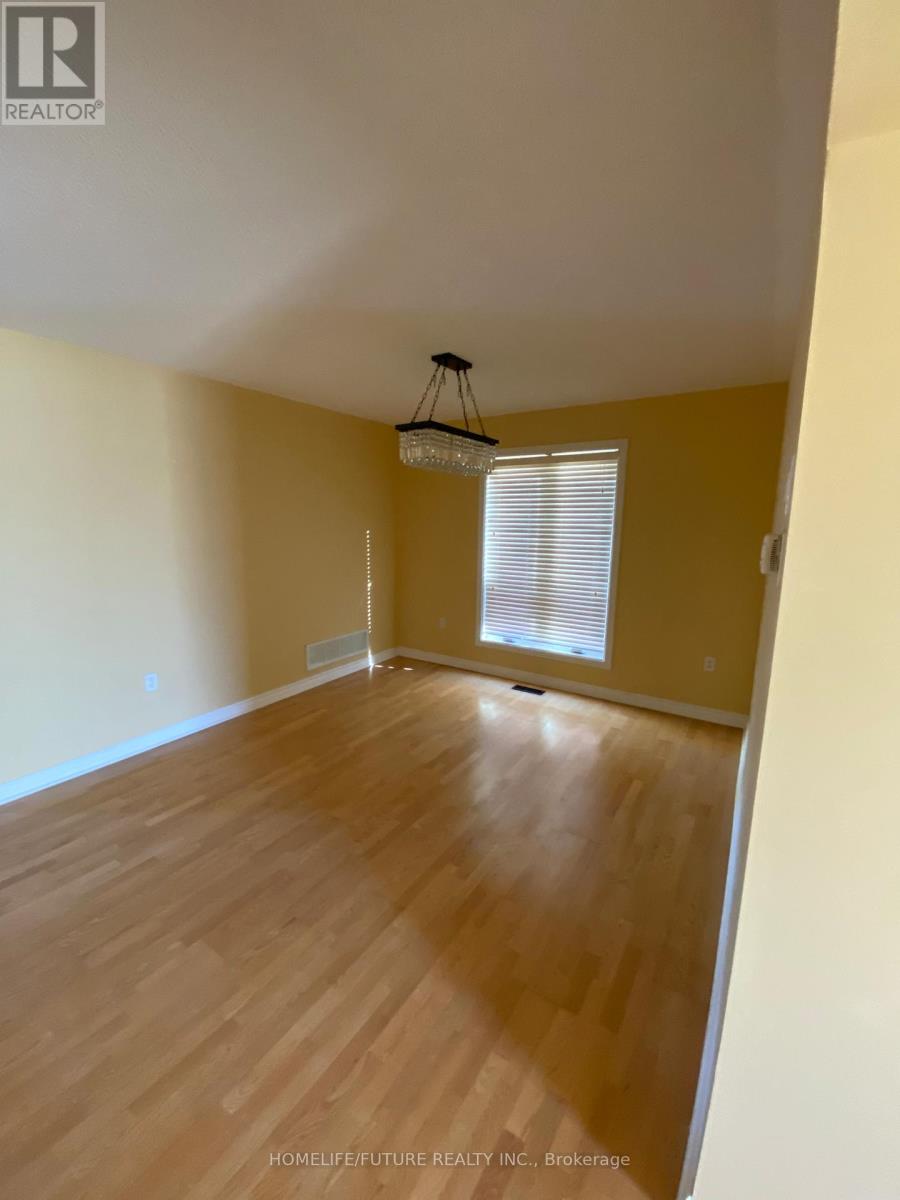 Main & 2nd - 4 Muskox Drive, Toronto (Rouge), Ontario  M1B 6E9 - Photo 9 - E12790380