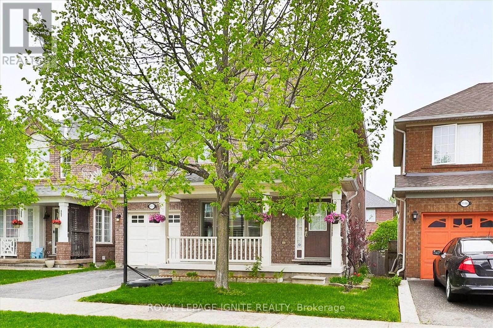 1332 Sagewood Crescent, Oakville (Wt West Oak Trails), Ontario  L6M 4A4 - Photo 2 - W12851344