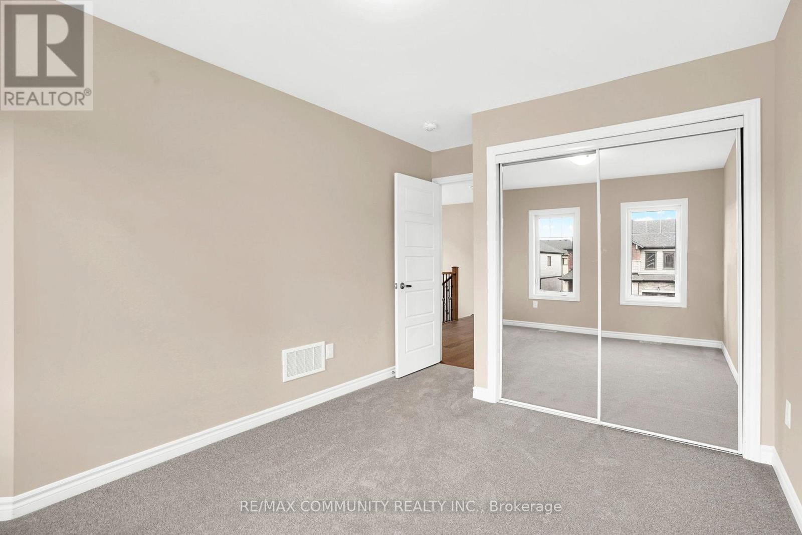 42 Sun Haven Lane, Thorold, Ontario  L2V 0K7 - Photo 21 - X12851970