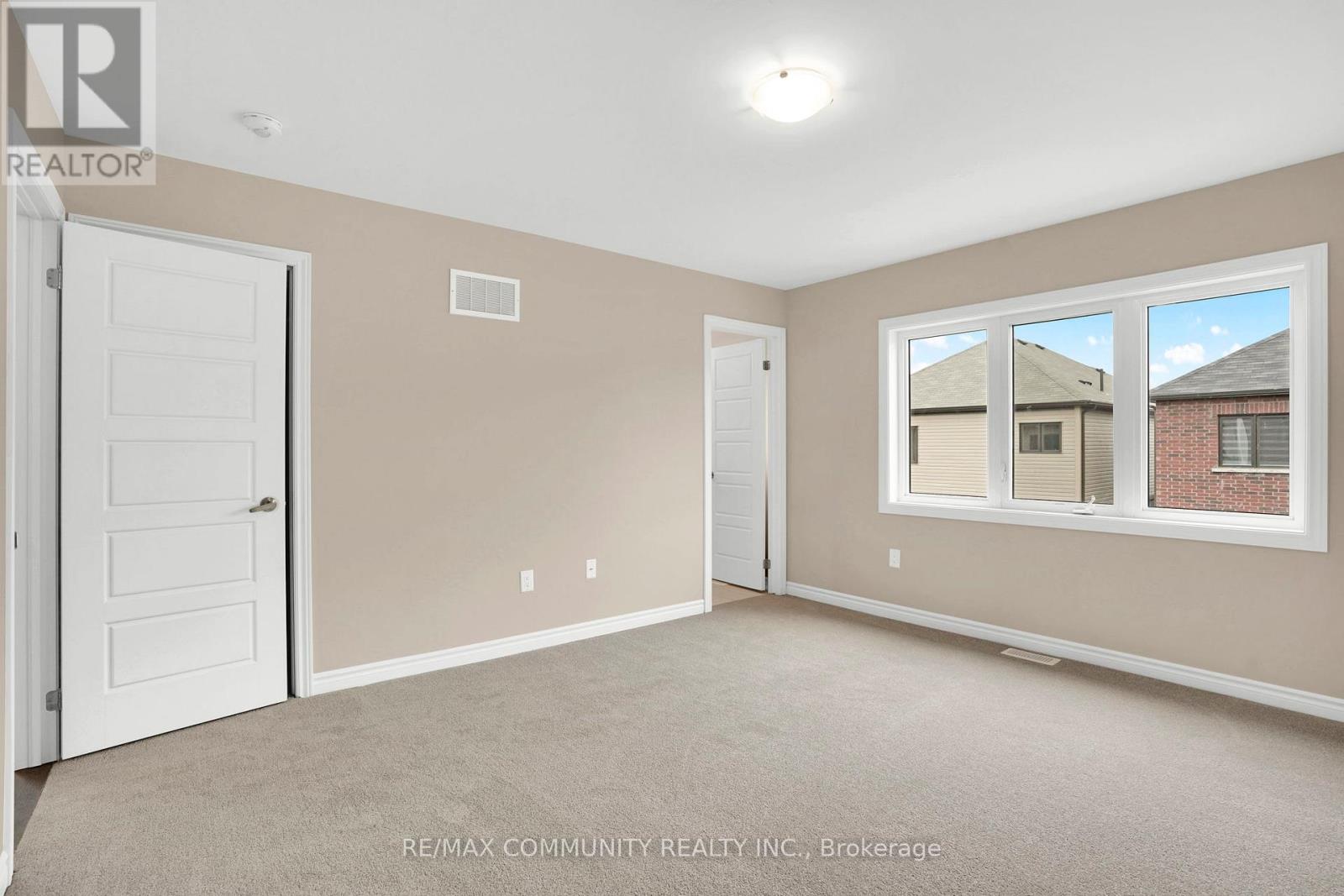 42 Sun Haven Lane, Thorold, Ontario  L2V 0K7 - Photo 13 - X12851970