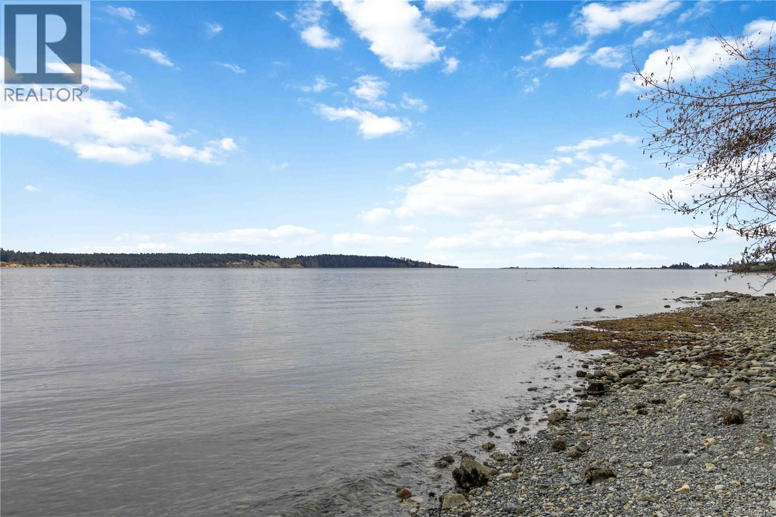 8503 Lochside Dr, North Saanich, British Columbia  V8L 1M5 - Photo 46 - 1027496