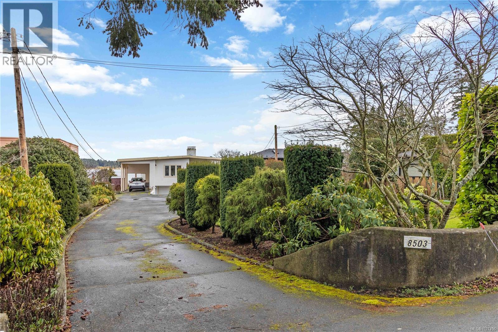 8503 Lochside Dr, North Saanich, British Columbia  V8L 1M5 - Photo 5 - 1027496