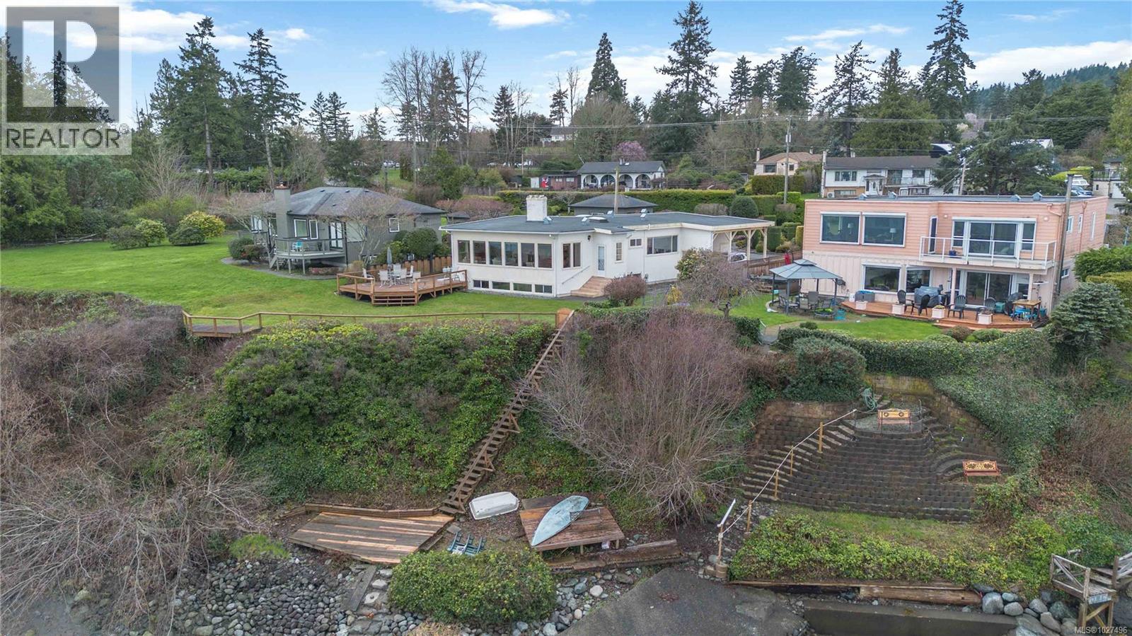 8503 Lochside Dr, North Saanich, British Columbia  V8L 1M5 - Photo 57 - 1027496