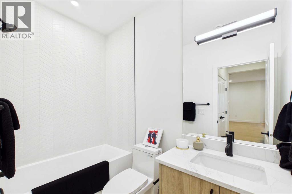 418 36 Street Sw, Calgary, Alberta  T3C 1P7 - Photo 35 - A2291204