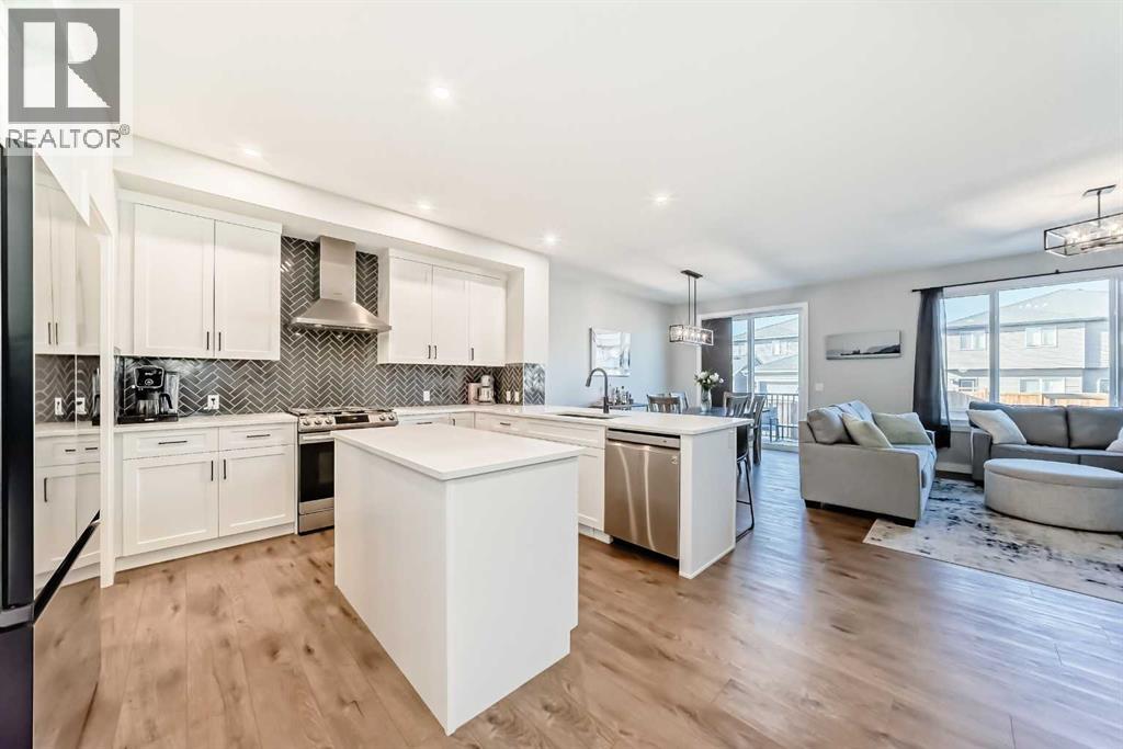 32 Creekstone Landing Sw, Calgary, Alberta  T2X 5E5 - Photo 5 - A2284901