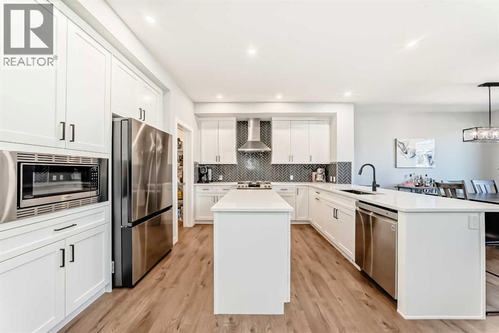 32 Creekstone Landing Sw, Calgary, Alberta  T2X 5E5 - Photo 4 - A2284901