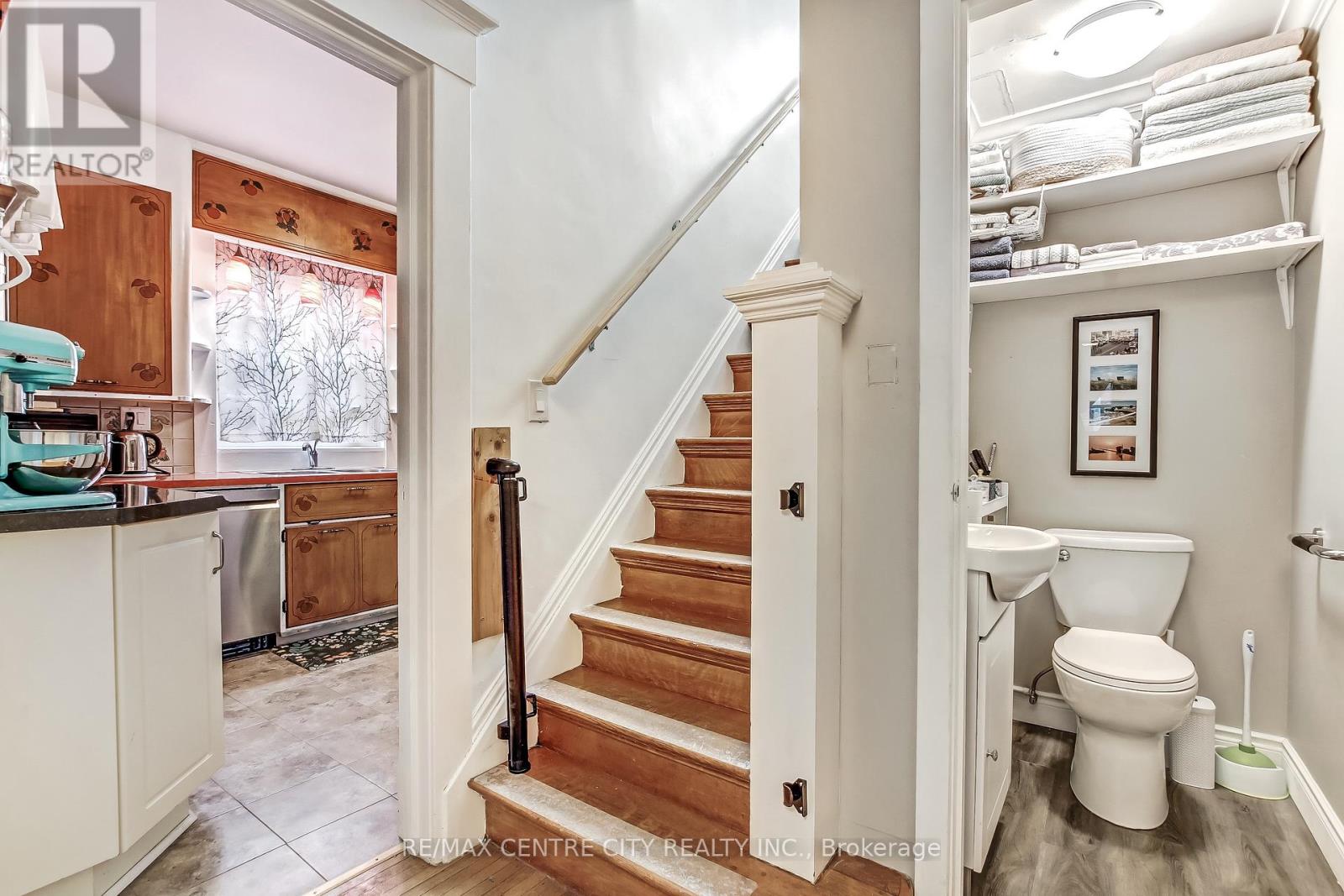 92 Forest Avenue, St. Thomas, Ontario  N5R 2J5 - Photo 12 - X12852164