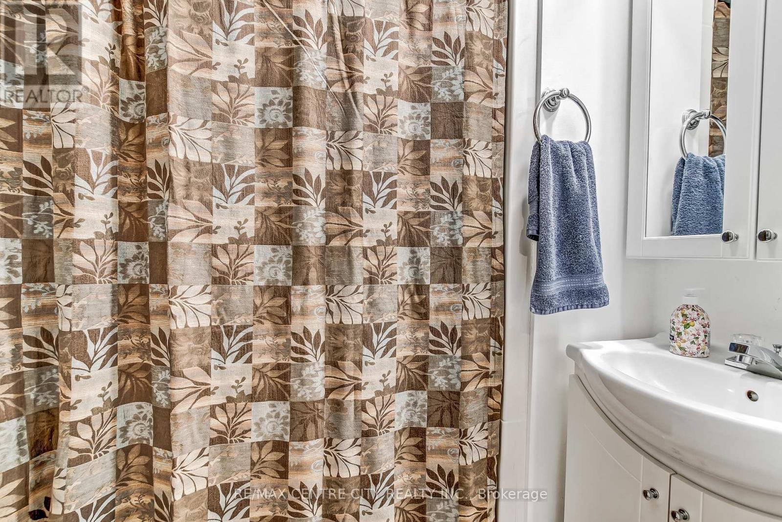 92 Forest Avenue, St. Thomas, Ontario  N5R 2J5 - Photo 13 - X12852164