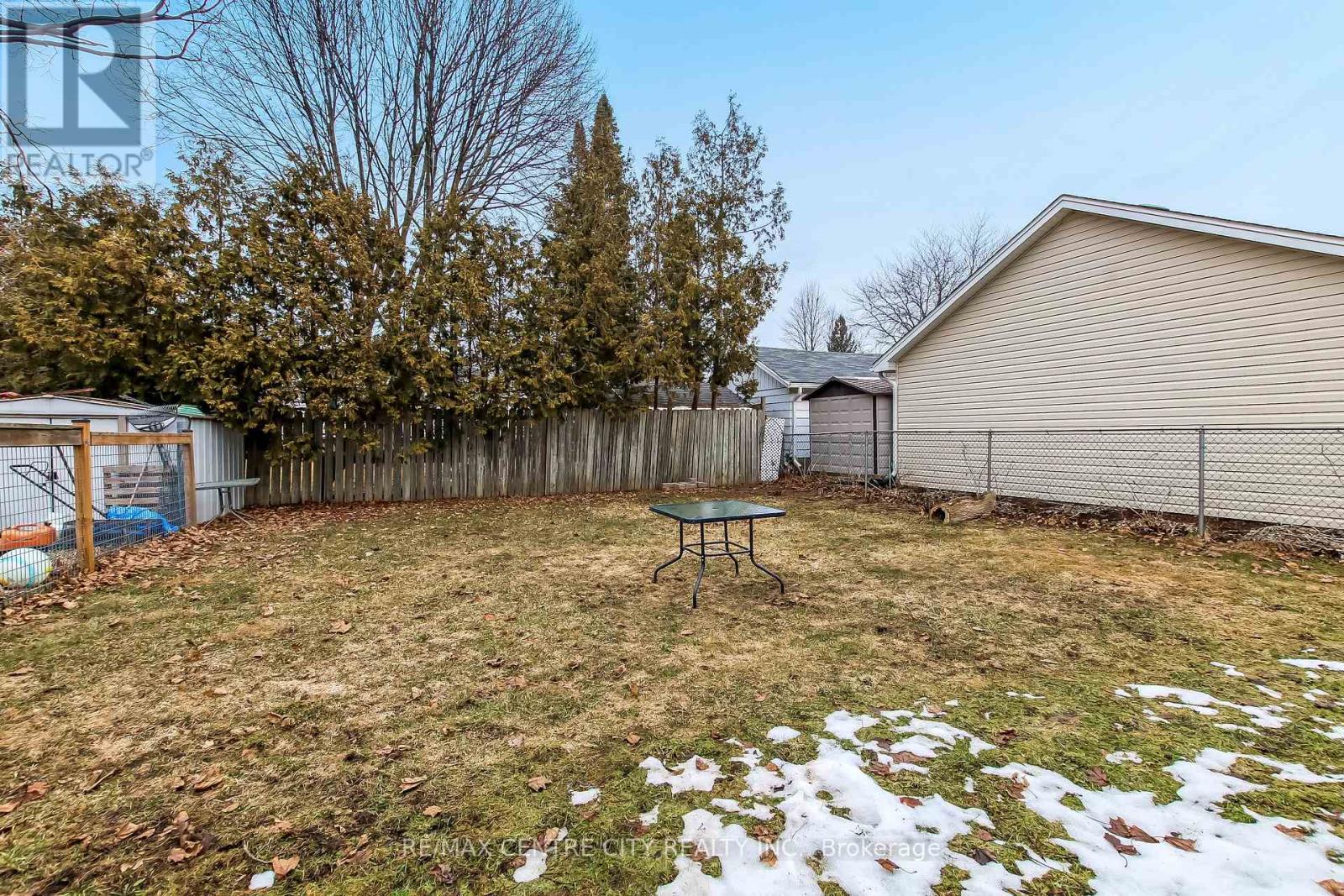 92 Forest Avenue, St. Thomas, Ontario  N5R 2J5 - Photo 30 - X12852164