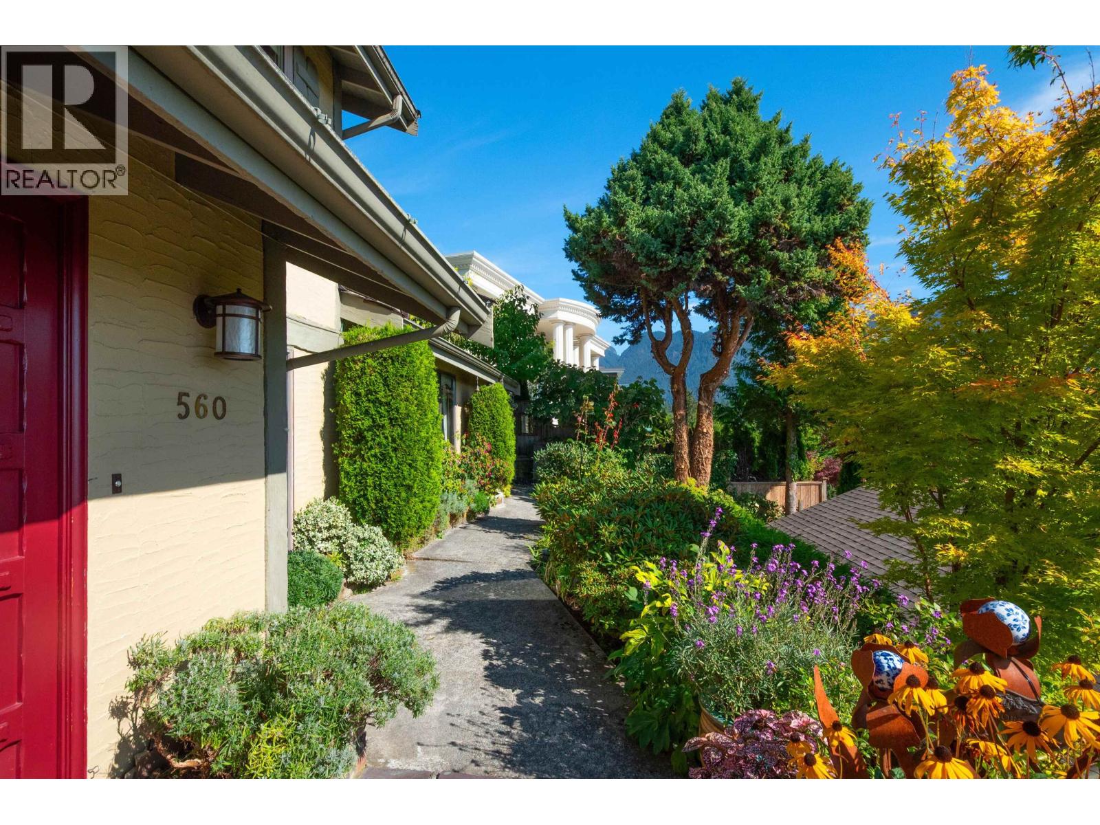 560 Craigmohr Drive, West Vancouver, British Columbia  V7S 1W9 - Photo 5 - R3085456