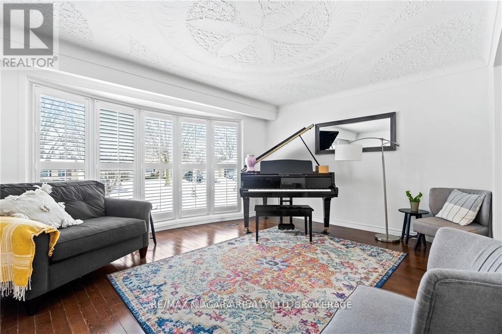 49 Royal Oak Drive, St. Catharines, Ontario  L2N 6K4 - Photo 4 - X12852152