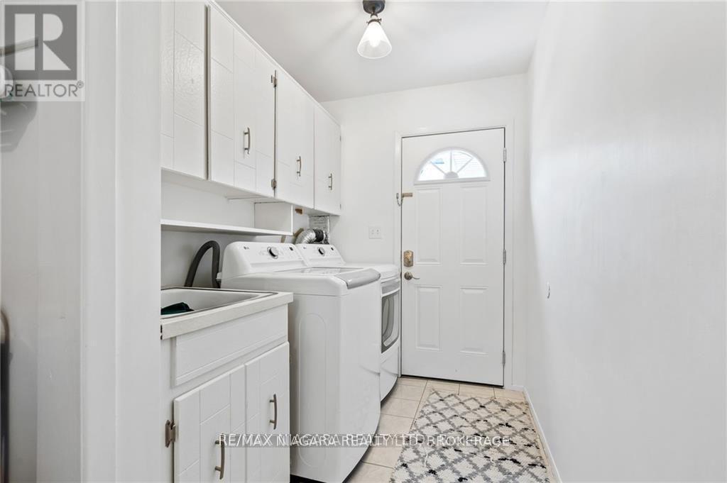 49 Royal Oak Drive, St. Catharines, Ontario  L2N 6K4 - Photo 8 - X12852152