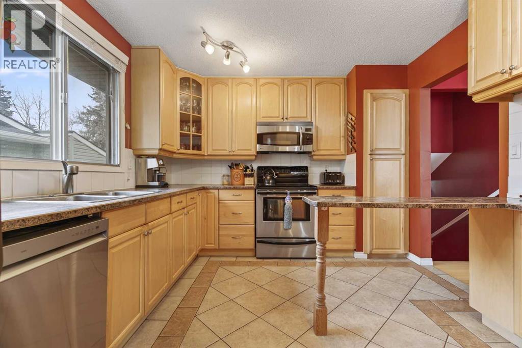 76 Brookpark Place Sw, Calgary, Alberta  T2W 2X3 - Photo 13 - A2290291