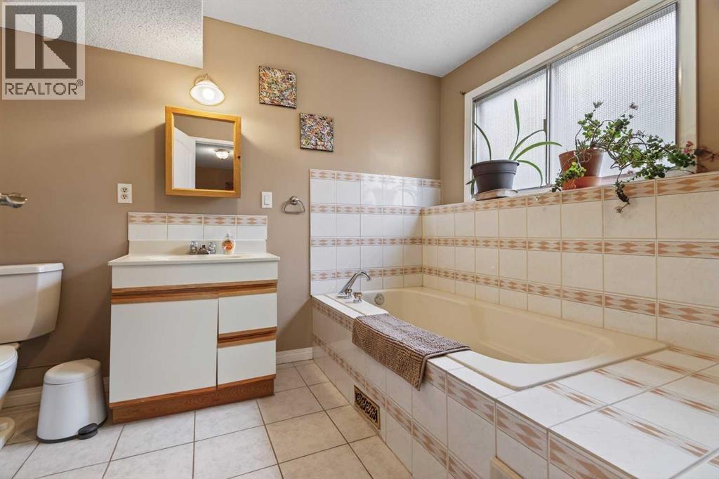 76 Brookpark Place Sw, Calgary, Alberta  T2W 2X3 - Photo 35 - A2290291