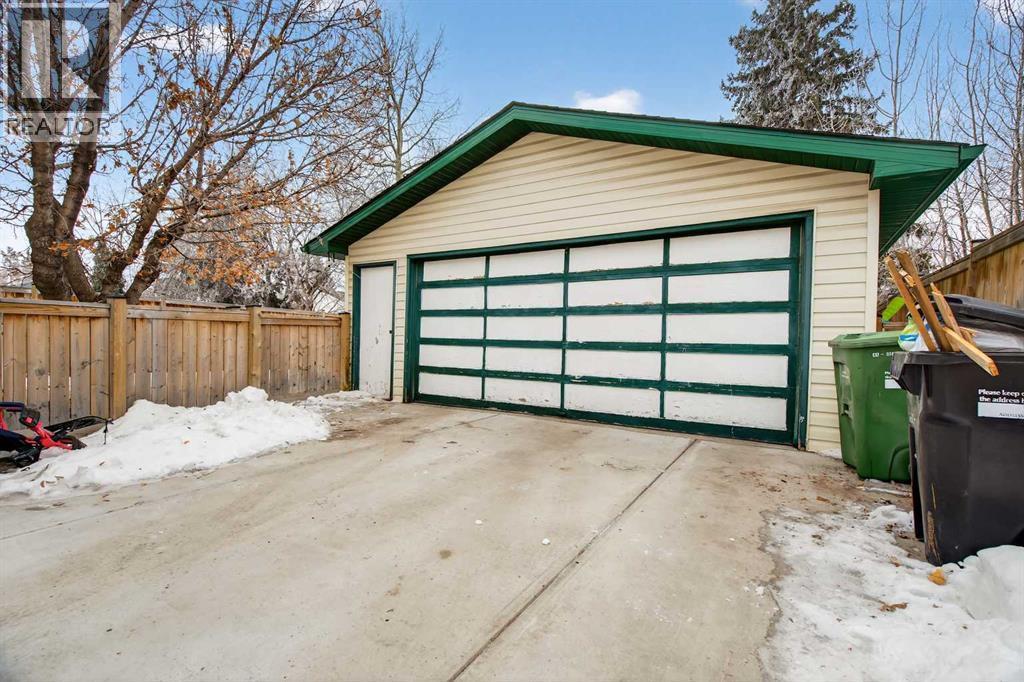 76 Brookpark Place Sw, Calgary, Alberta  T2W 2X3 - Photo 4 - A2290291