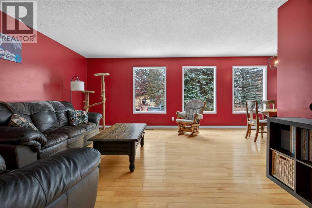 76 Brookpark Place Sw, Calgary, Alberta  T2W 2X3 - Photo 5 - A2290291