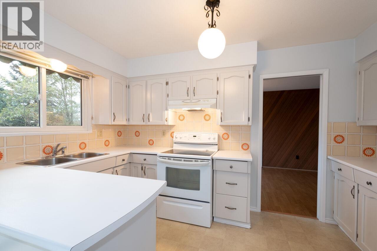 1285 Lucking Place, North Vancouver, British Columbia  V7J 3L5 - Photo 12 - R3096830